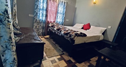 Hotel Kanishka Near Mukteshwar Dham Room Type - Deluxe Double Room with Balcony
