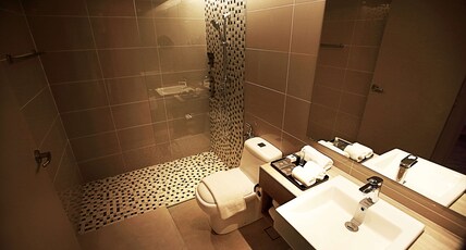 DoubleTree Resort by Hilton Hotel Penang Room Type - KING DELUXE - HIGH FLOOR