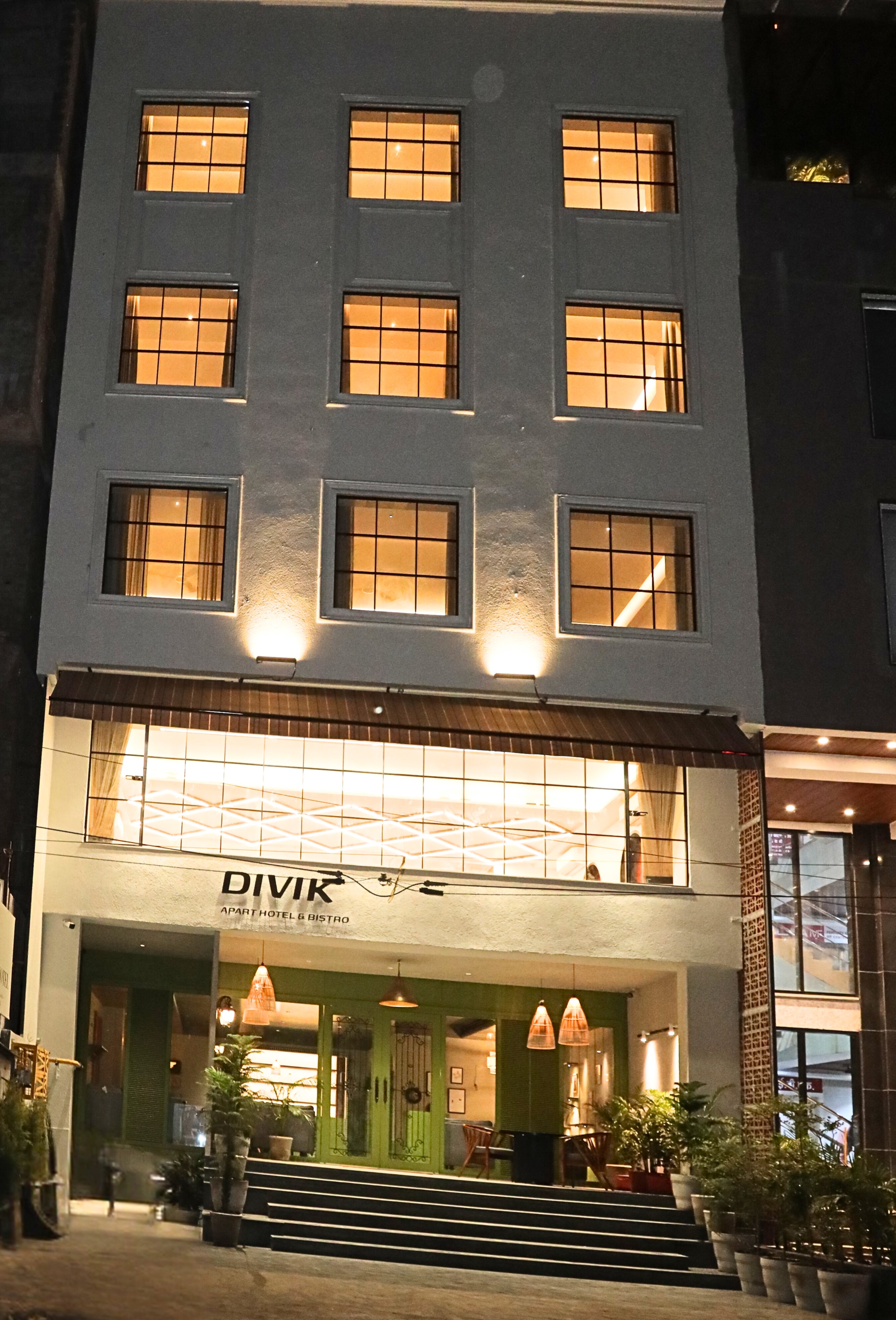 Divikaparthotel - Tap to explore photos