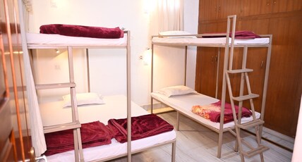 Batra Guest House Varanasi Room Type - 1 Room in 5 Bunk-Bed Room