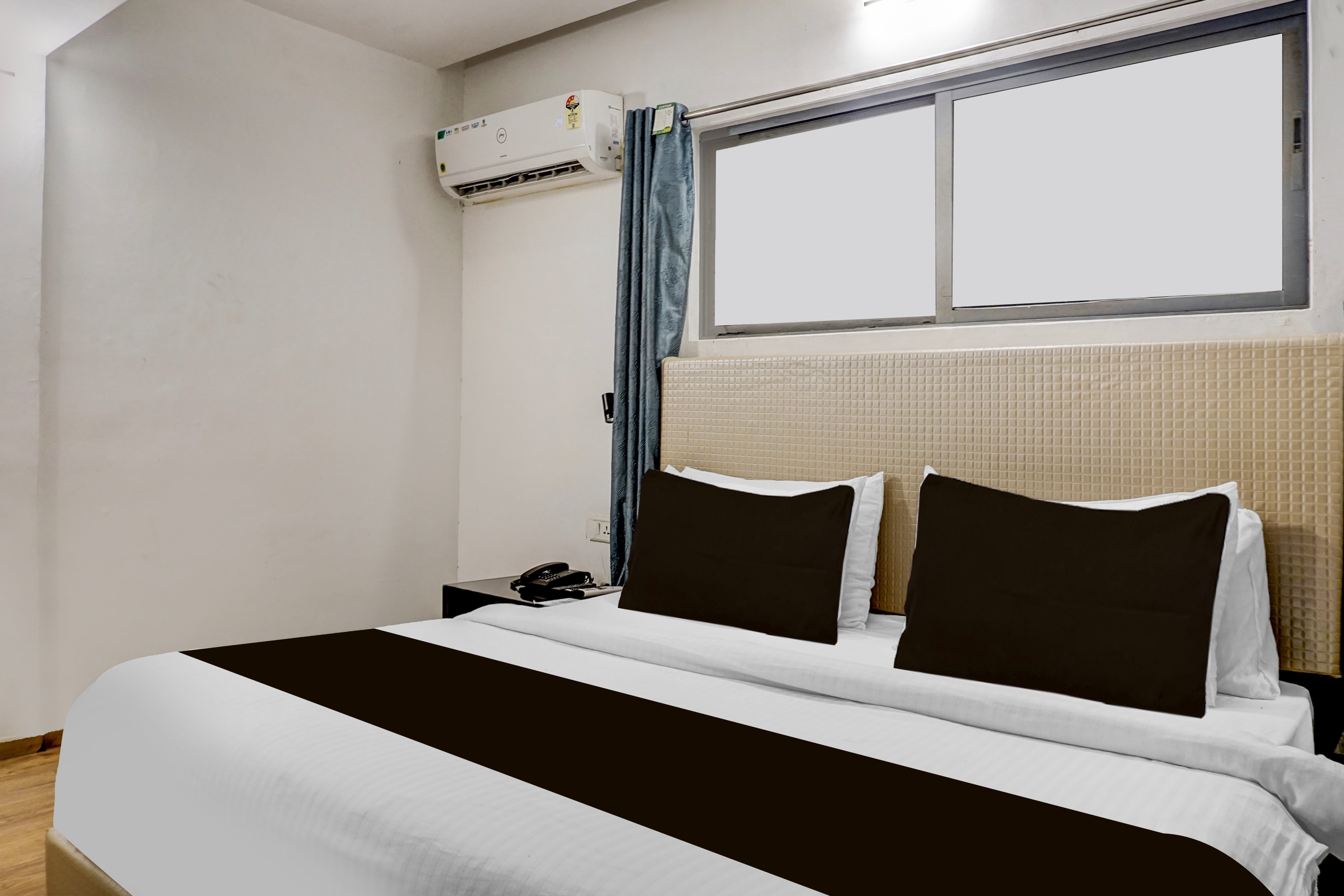 Townhouse Bombay Exhibition Centre Goregaon - Tap to explore photos