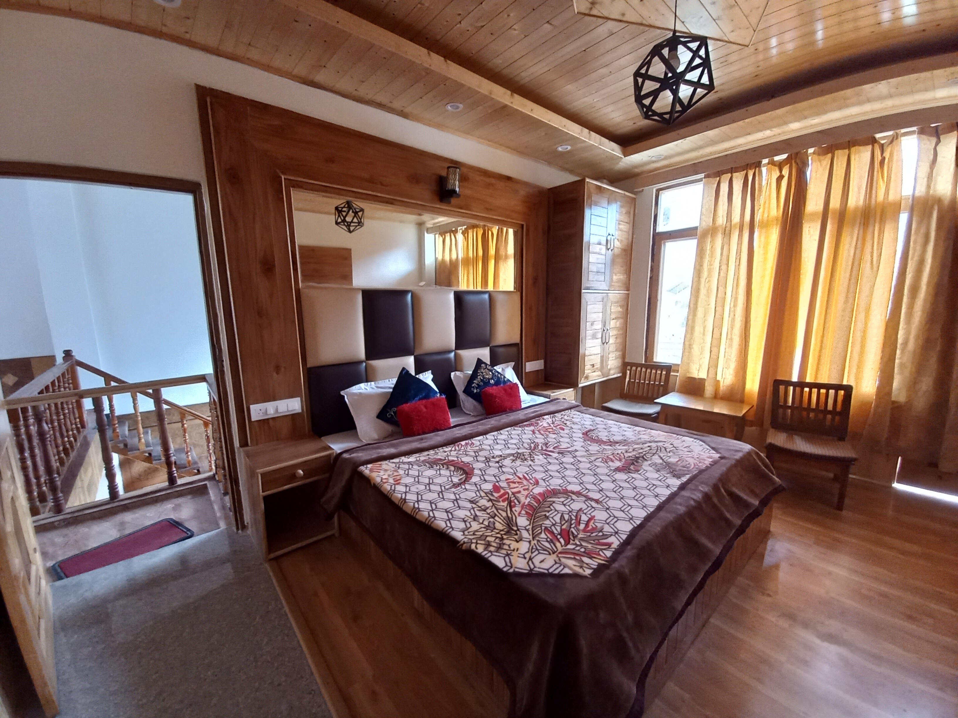 Manali360 Cottage and Cafe - Tap to explore photos