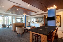 Holiday Inn Express & Suites - Beloit