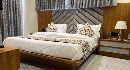 Hotel Royal Empire Room Type - Royal Suite Room