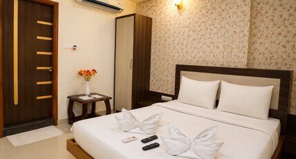 Hotel Shubhashree Comfort Room Type - Deluxe Room AC