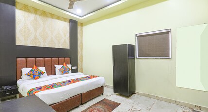 Fabhotel GS Residency - Nr. Dashashwamedh Ghat Room Type - Premium Room