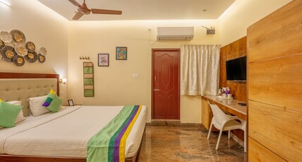 Treebo Grace Inn, 3 Min Walk From Promenade Beach Room Type - Deluxe Family Room
