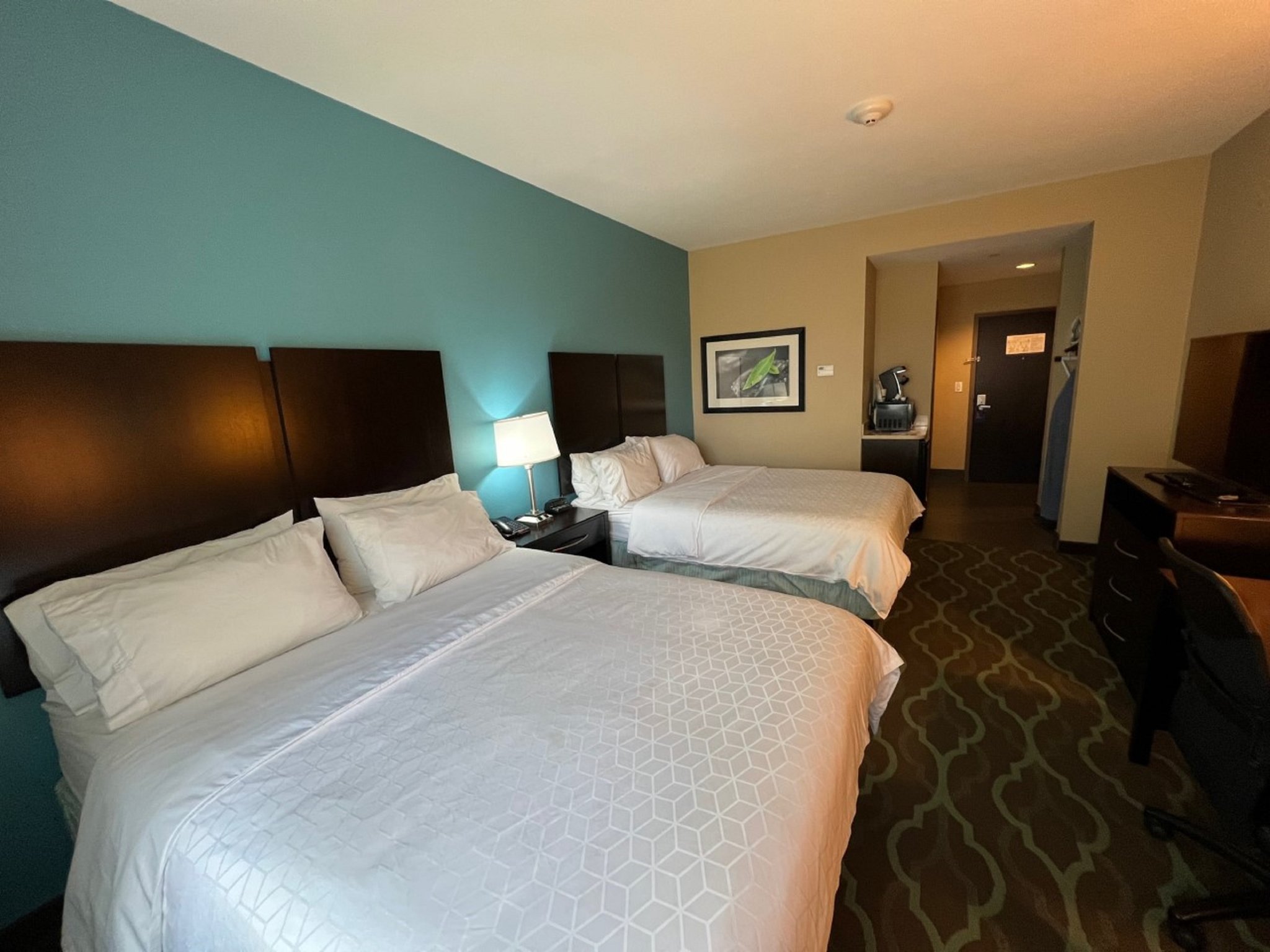 Holiday Inn Express & Suites CUERO - Tap to explore photos