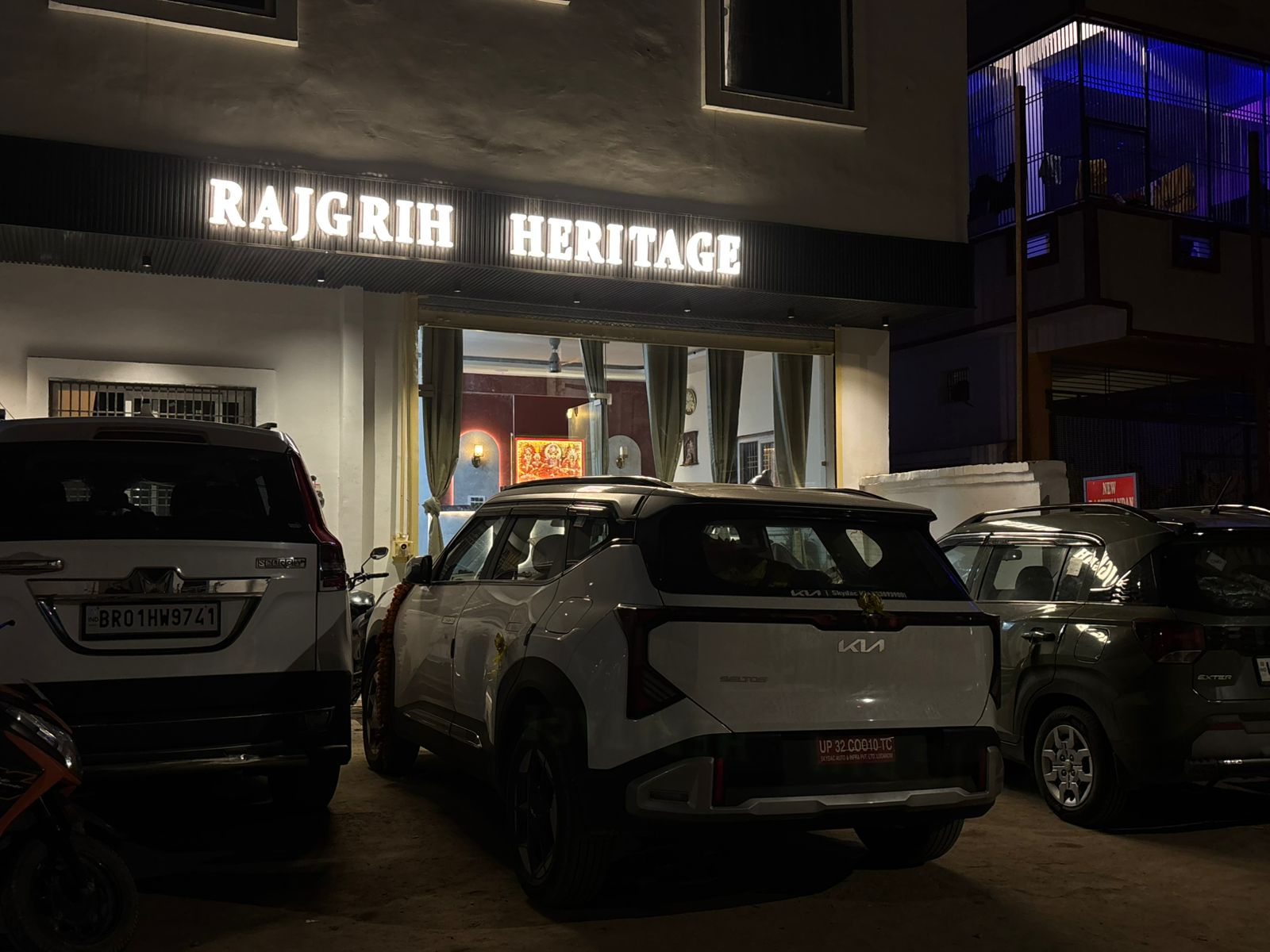Hotel Rajgrih Heritage - Tap to explore photos