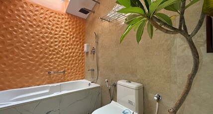 THE VENUE By Seasons Suites Room Type - Suite with Skylight Bathtub