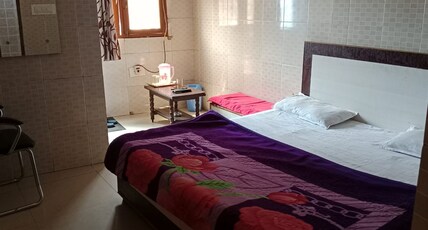 Hotel Gulmour Room Type - Triple Bedded Room