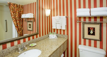Holiday Inn Express Hotel & Suites Bloomington Room Type - 2 Queen Standard