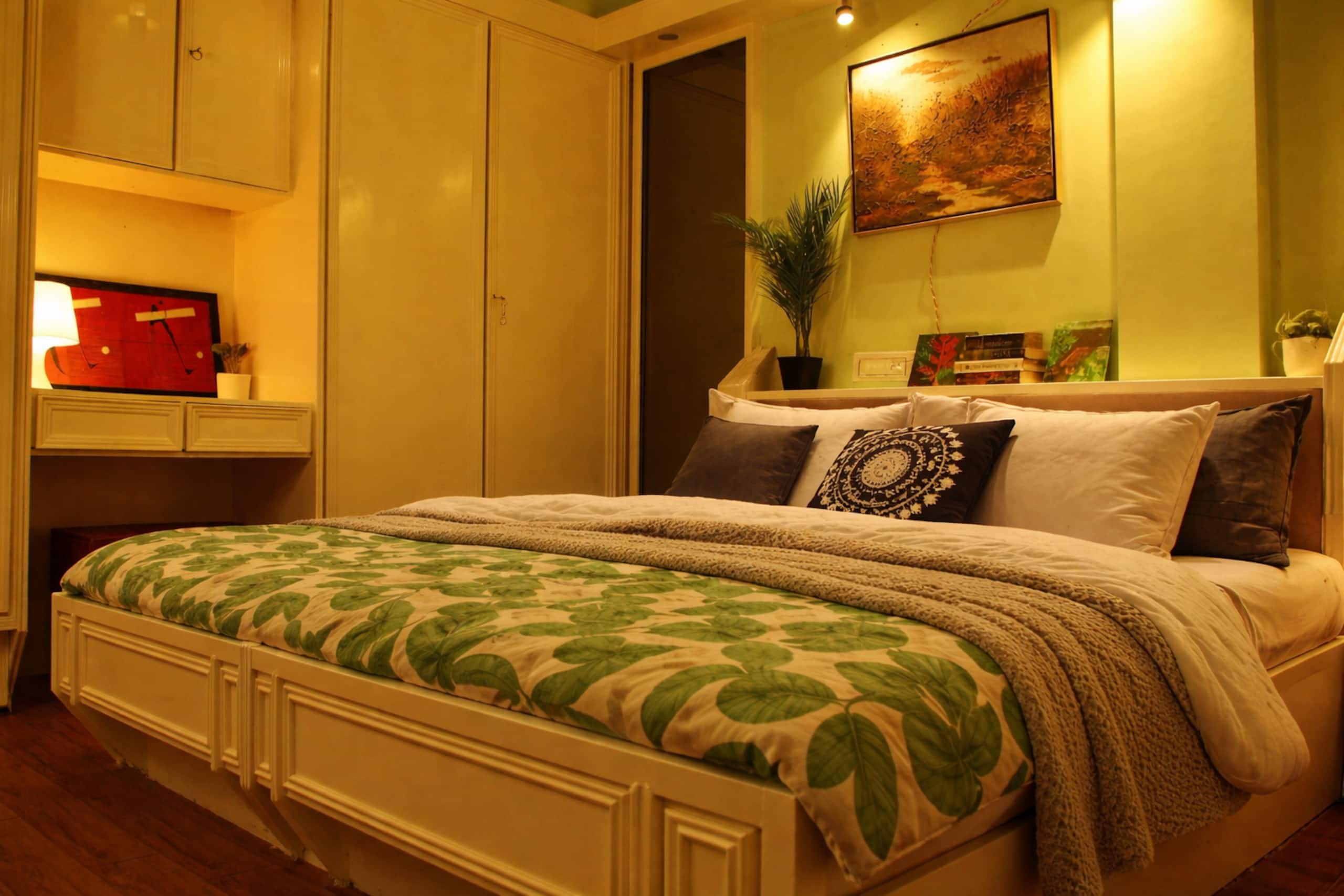 2bhk Budget Flat BKC 6 kms Family Friendly - Tap to explore photos