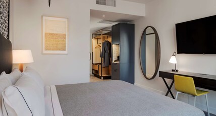 Canopy by Hilton Boston Downtown Room Type - 1 KING HEARING ACC