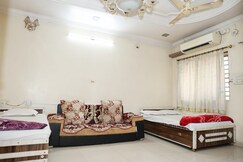MADHAV LUXERY HOME STAY