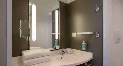 Novotel Suites Nice Airport Room Type - Superior suite for persons with reduced mobility - double bed and day bed