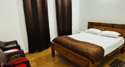 Prashi Homestay Room Type - Deluxe Double Room