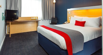 Holiday Inn Express Cambridge Room Type - 1 Double Accessible with Free Hot Breakfast Holiday Inn Express Cambridge Room Type - 1 Double Accessible with Free Hot Breakfast