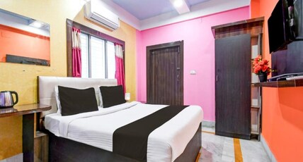 DreamStar Inn near Acropolis Mall Room Type - Standard Double AC