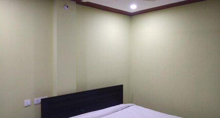 Hotel Saroj Krishna Room Type - AC Semi Deluxe Room