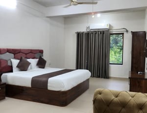 TreeDev Blessings Resort and Farmhouse Room Type - Deluxe Room with Balcony and Mountain View TreeDev Blessings Resort and Farmhouse Room Type - Deluxe Room with Balcony and Mountain View