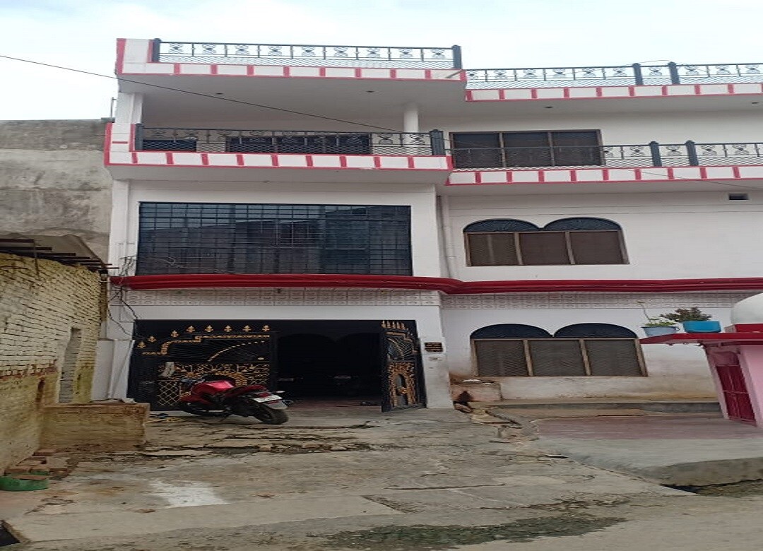 Tiwari Homestay - Tap to explore photos