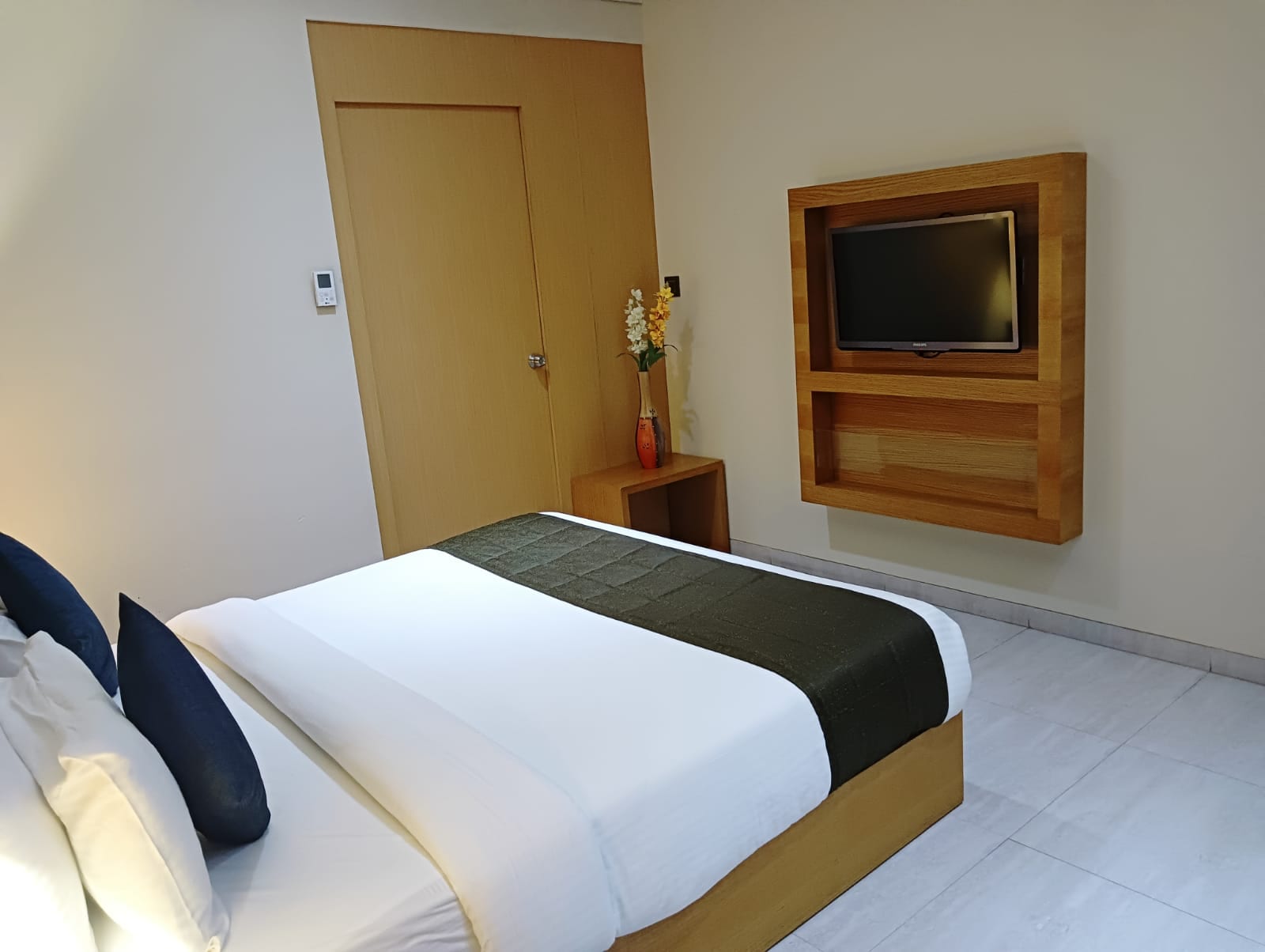 Hotel Suba Elite Vadodara - Tap to explore photos