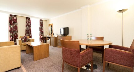 Hilton London Olympia Room Type - KING ONE BEDROOM SUITE