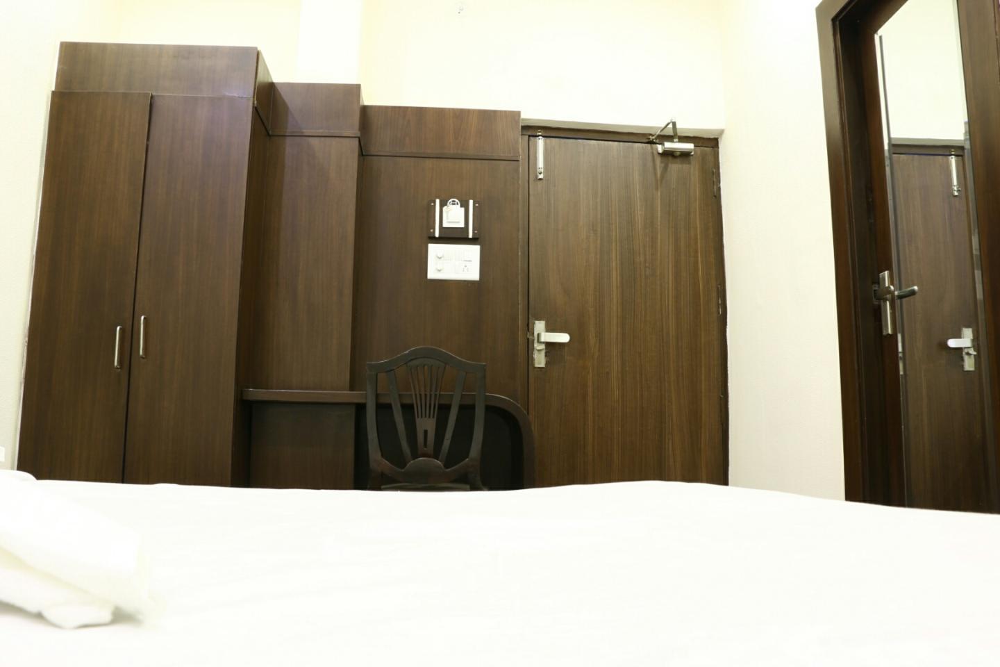 HOTEL KENDALL SQUARE - Tap to explore photos