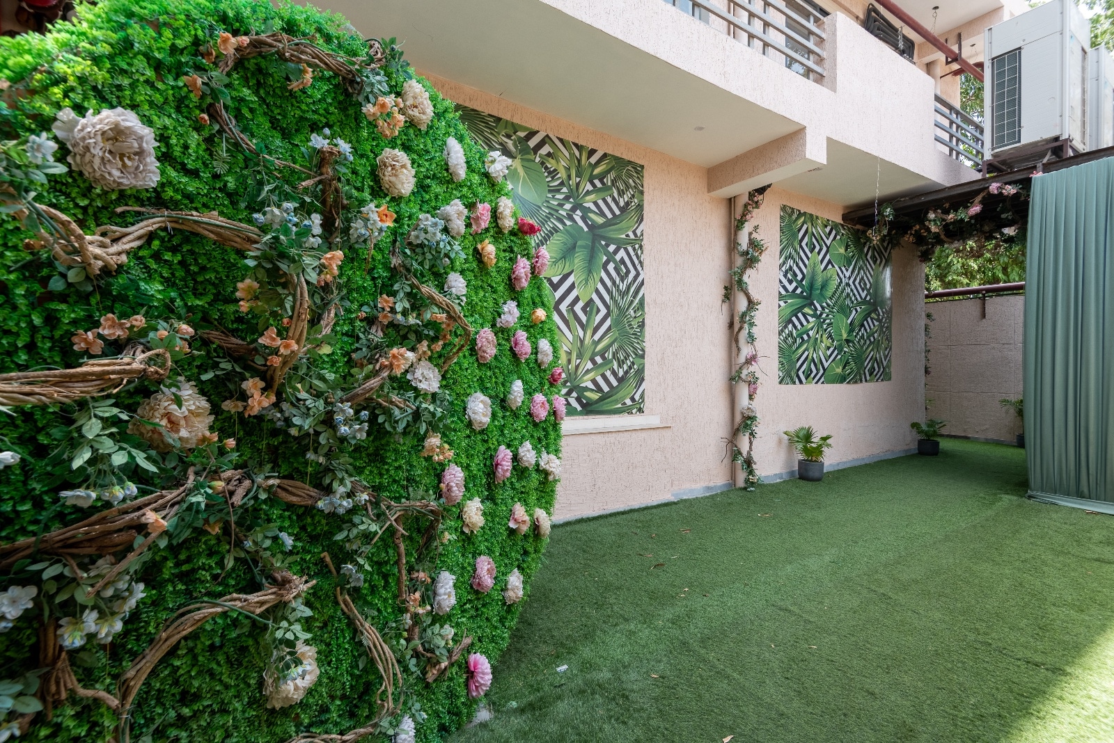 Hotel Calista Boutique near IGI Airport - Tap to explore photos