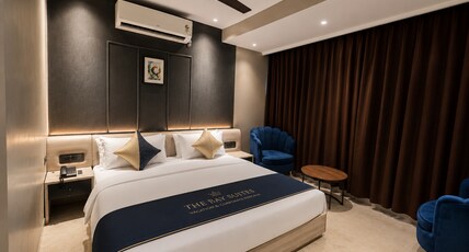 Nigam - The Bay Suites Room Type - Luxury Grand Room