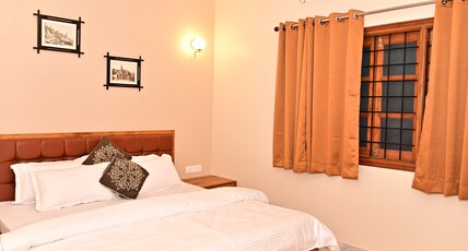 Shridham Homestay Room Type - 104 Deluxe AC Double Bedroom with Attached Private Bathroom