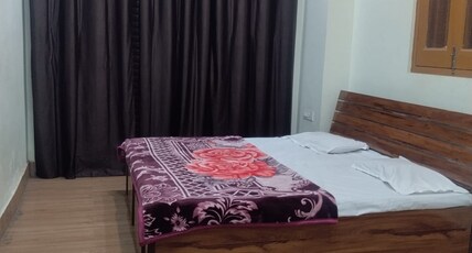 Maa Annapurna grand guests house. Room Type - Premium ROOM Number -105( AC Rooms)
