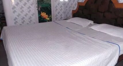 Hotel Yuvaraj Palace Room Type - Standard Non Ac