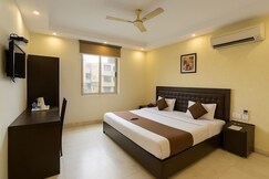Hotel Kingston Park - Karol Bagh