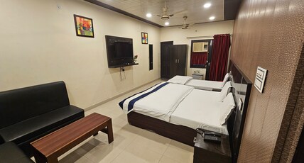 Landmark Hotel Dudhwa Room Type - Executive Suite Triple Bed