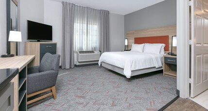 Candlewood Suites Lake Jackson Room Type - 1 Bedroom Suite Communications Mobility Accessible