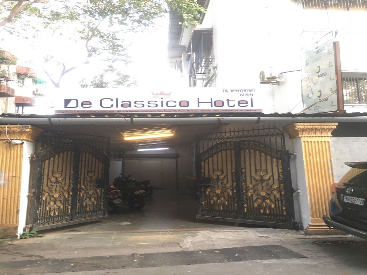 Hotel De Classico Juhu - Tap to explore photos