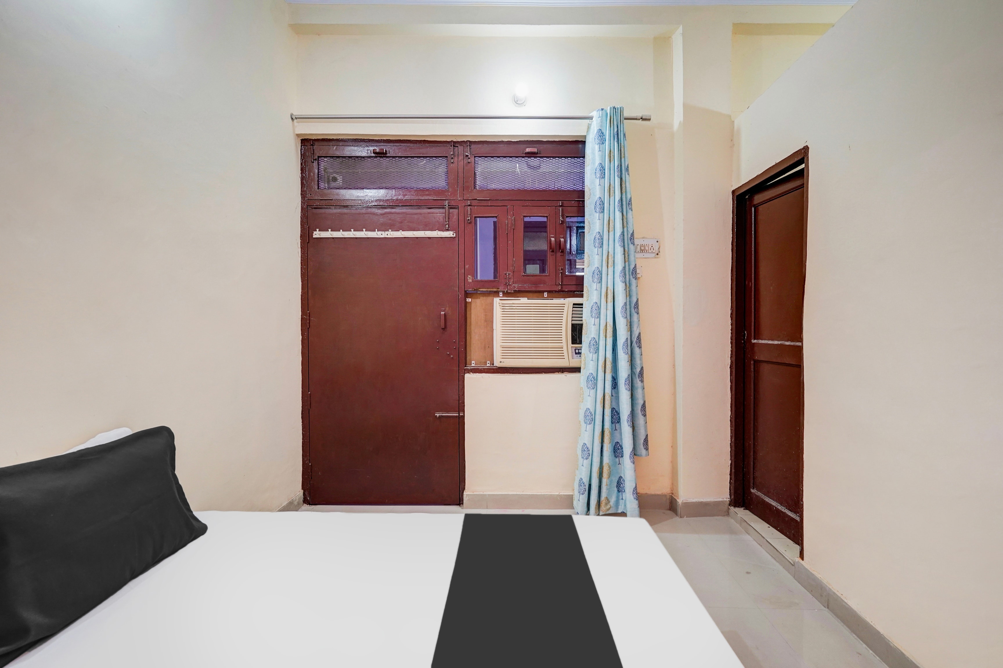 SPOT ON SS Guest House - Tap to explore photos