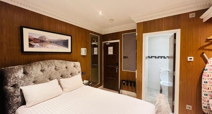 The Cheshire Hotel Room Type - DOUBLE ROOM