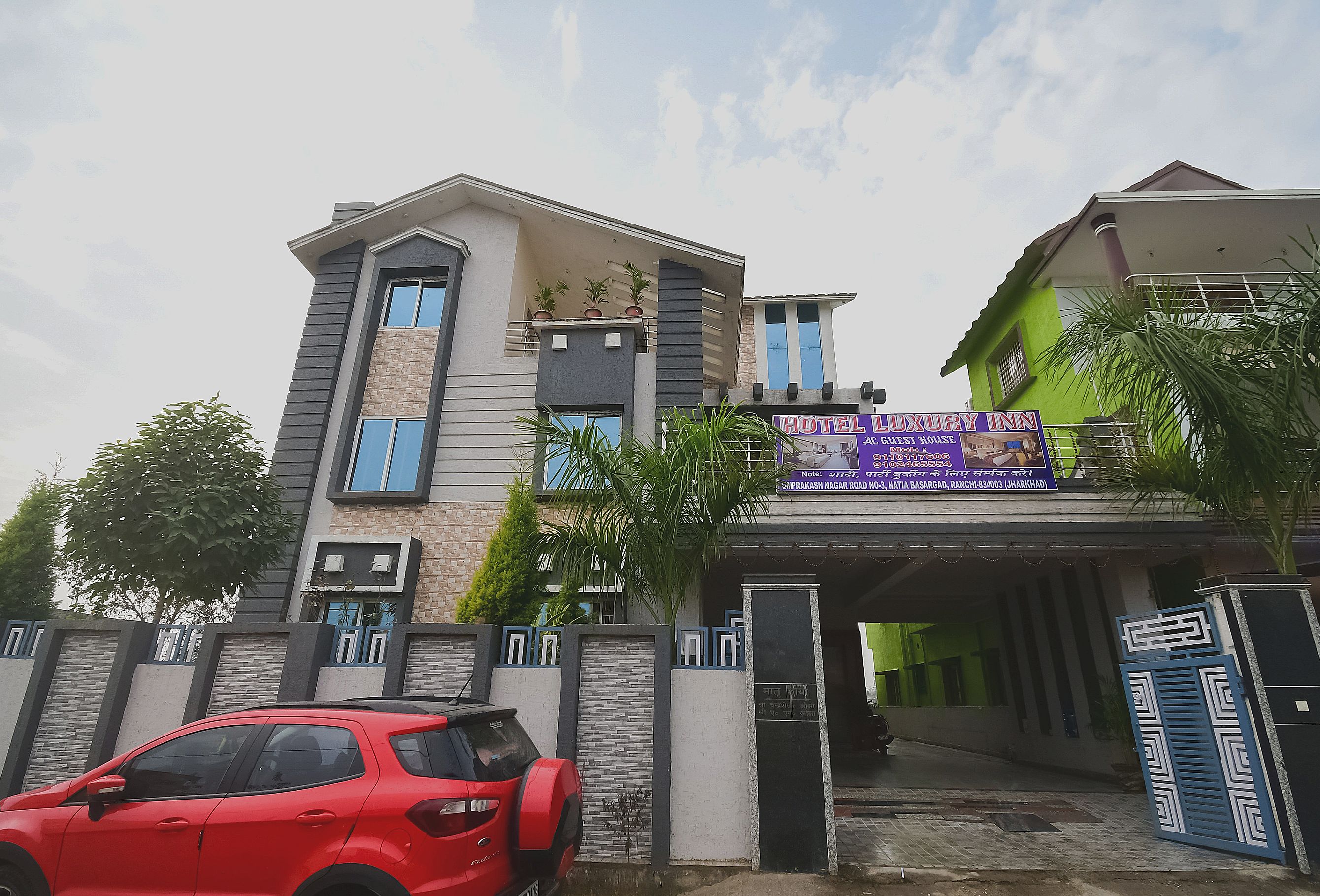 Hotel Luxury Inn - Tap to explore photos