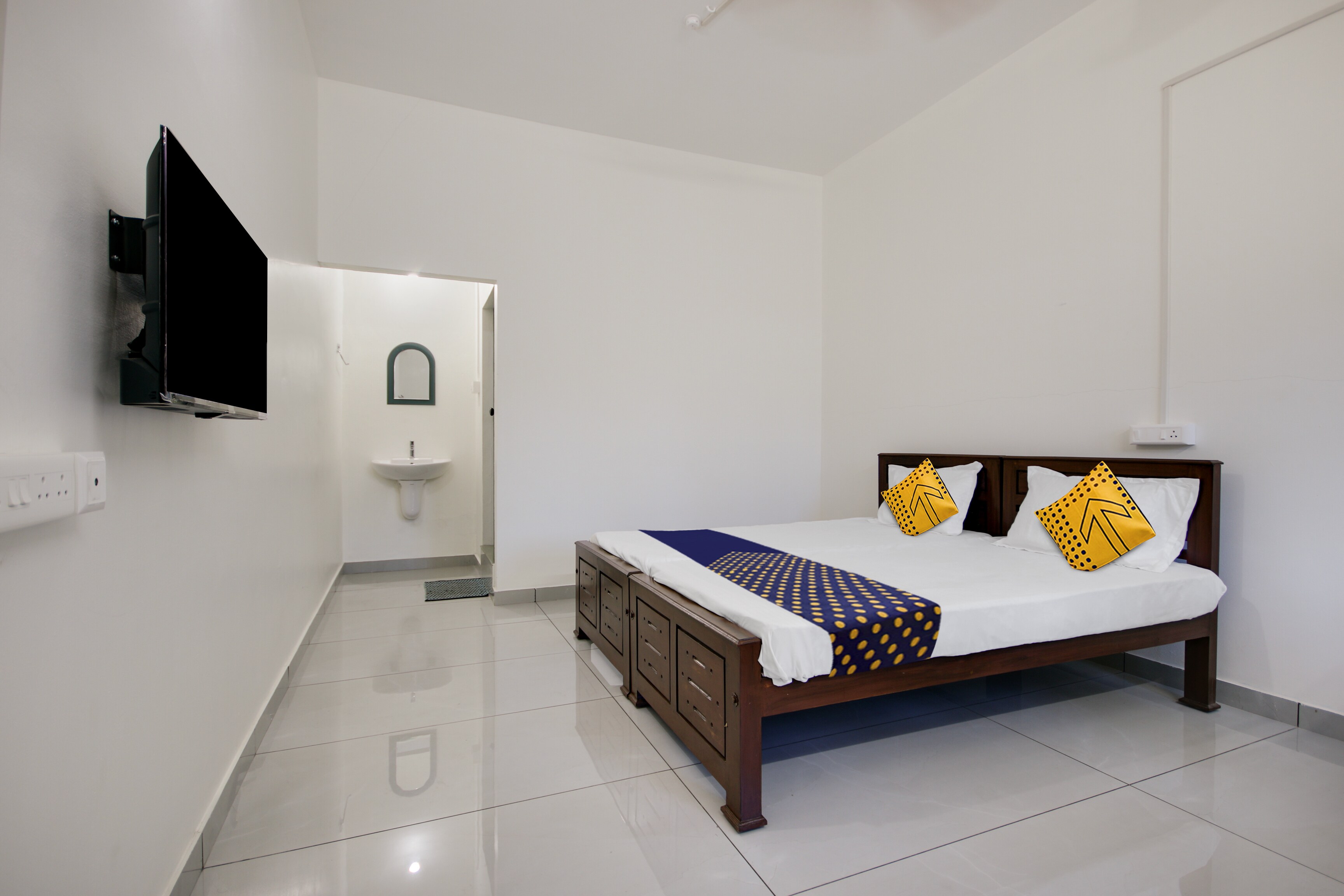 Hotel O Al Ameen Punnapra - Tap to explore photos