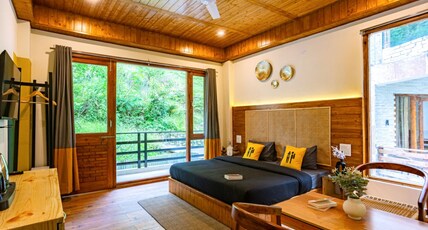 The Hosteller Kasol Room Type - Deluxe Double Room with Balcony x B Block