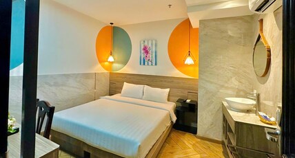 Sunrise Central Hotel Room Type - Deluxe Double Room