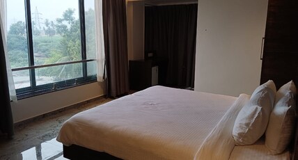 Royal Rich County Room Type - Royal Semi Suite