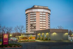 Crowne Plaza SADDLE BROOK