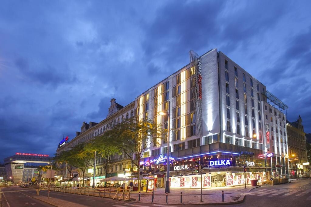 IntercityHotel Wien - Tap to explore photos