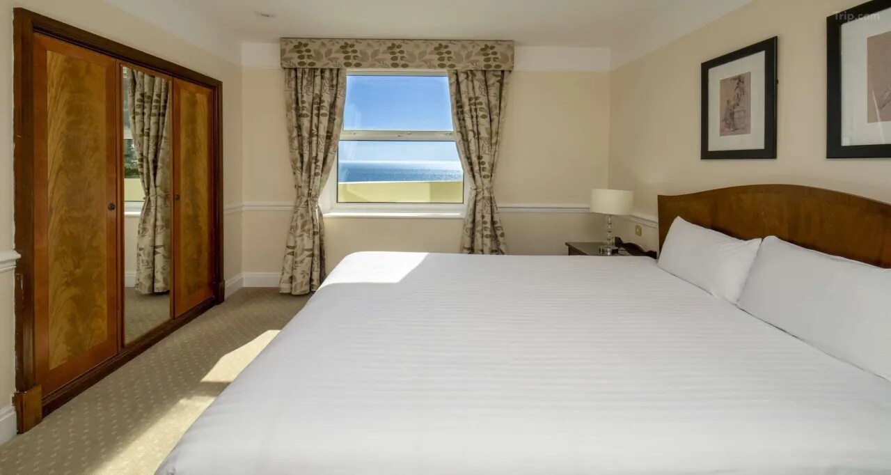 Bournemouth Carlton Hotel By Sunday - Tap to explore photos