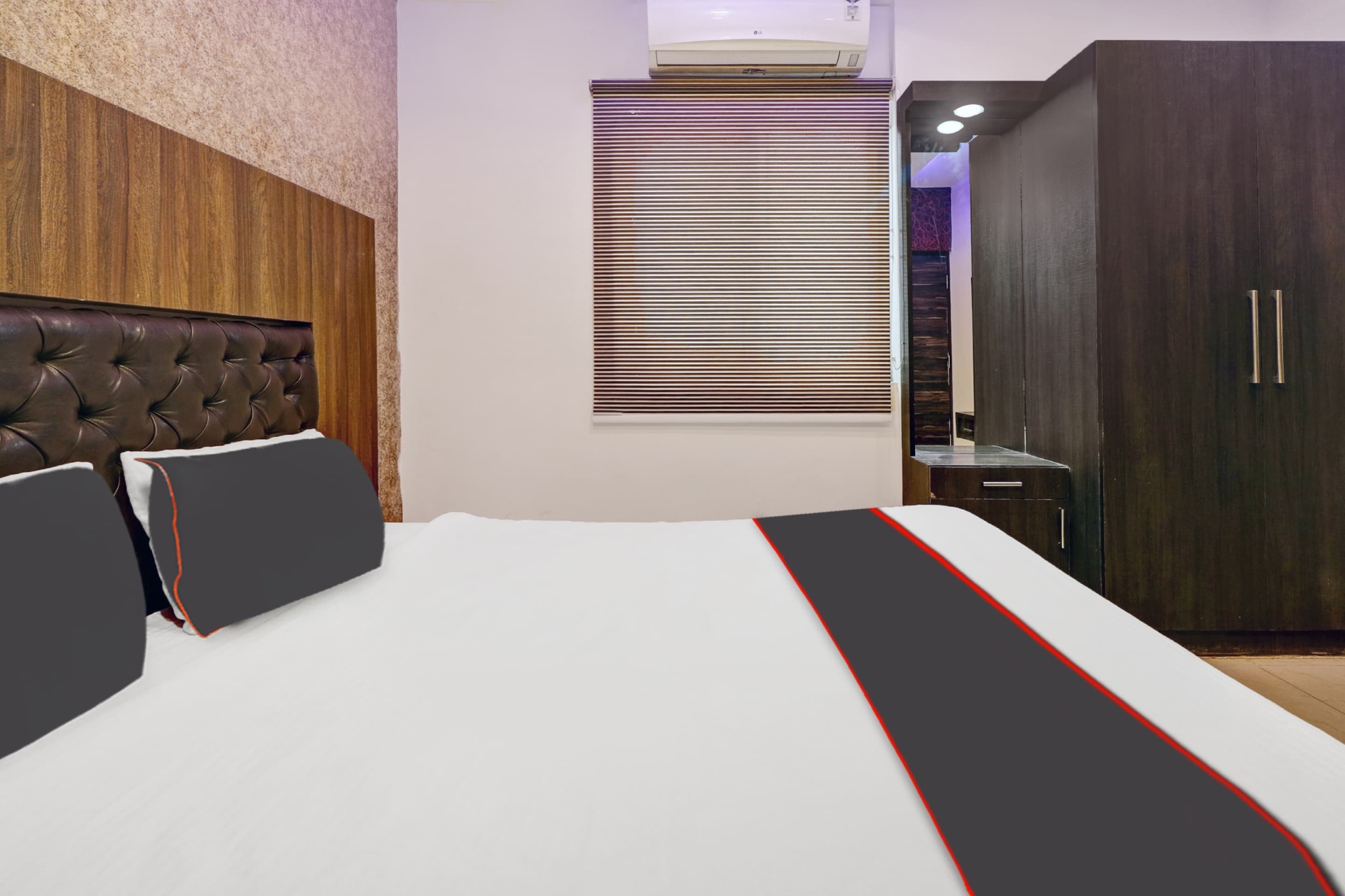 Collection O Manasi Residency - Tap to explore photos