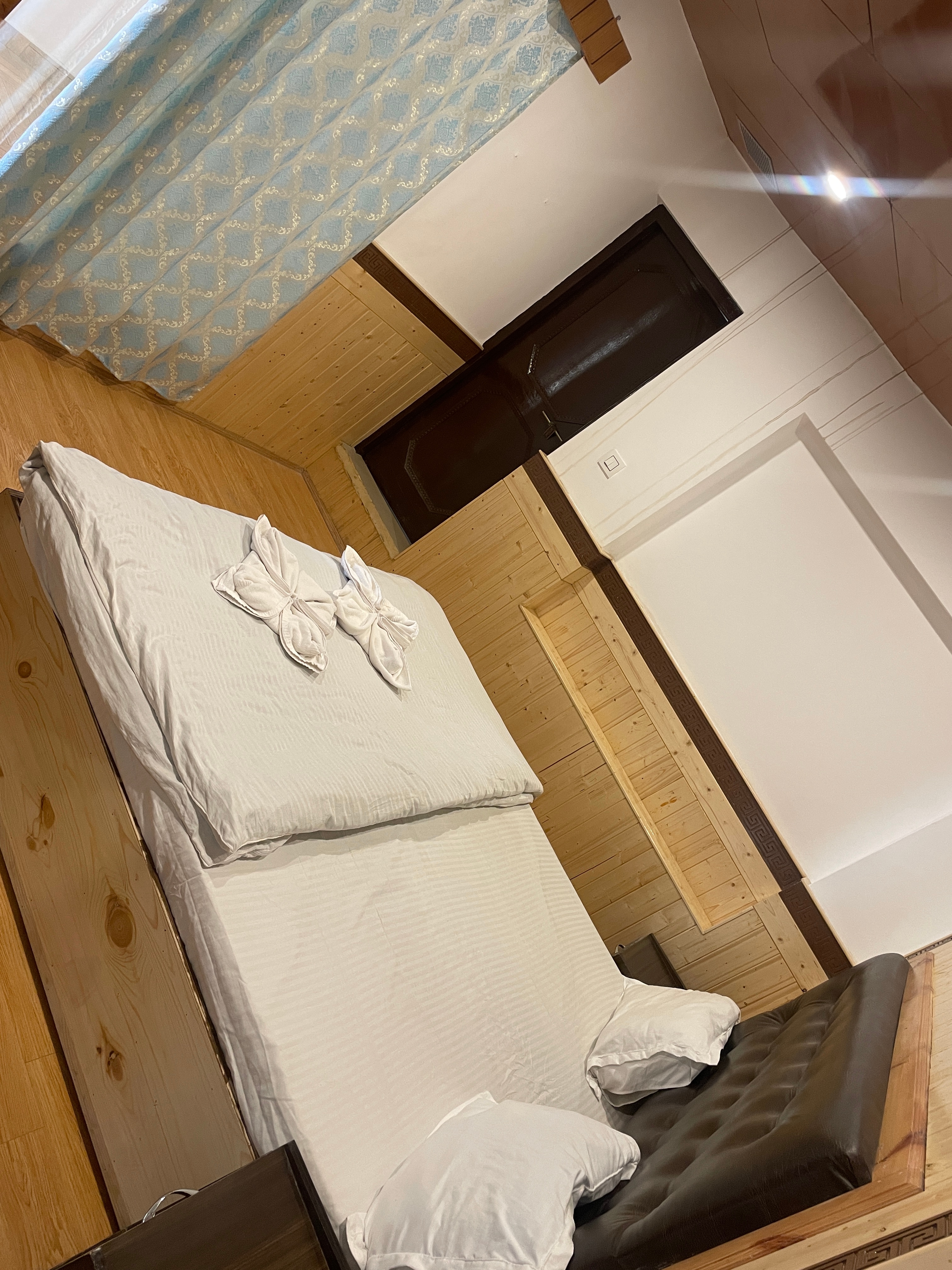 Hinjuma Guest House - Tap to explore photos